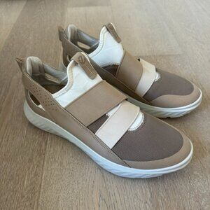 ECCO Women's St.1 Lite Slip On Sneaker 39 / 8